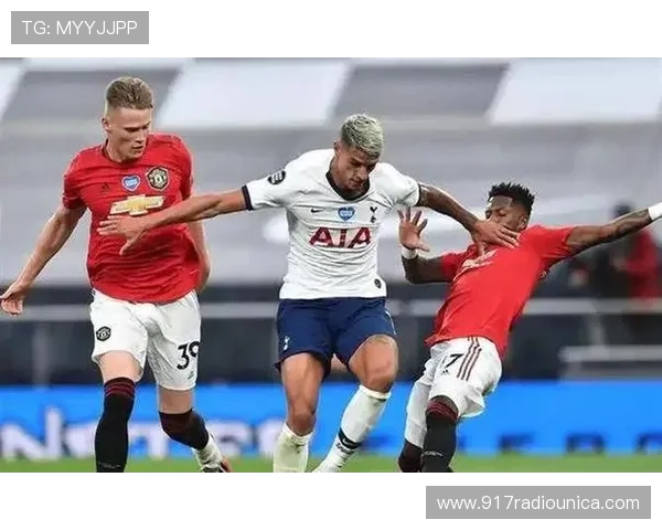 英媒：皇马在关注诺丁汉森林后卫穆里略