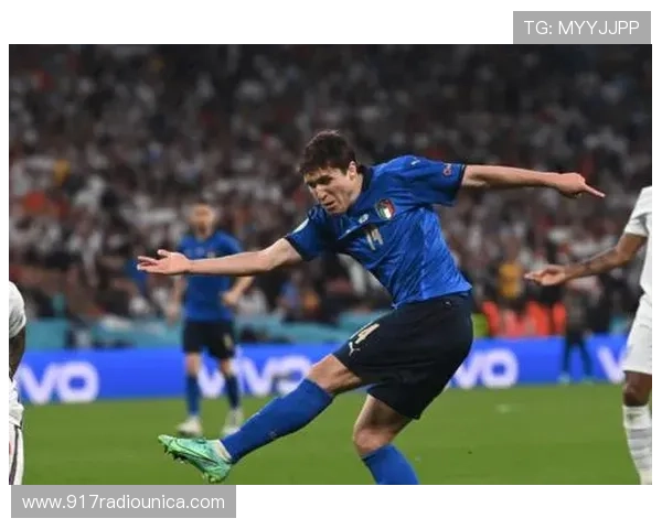 英格兰门将拳击球迷逃罚引发争议